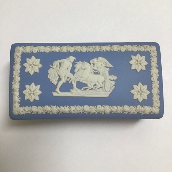 Wedgwood England 1970’s Pale Blue Rectangle Lid Box Ulysses & Chariot Pill Match - Picture 1 of 11